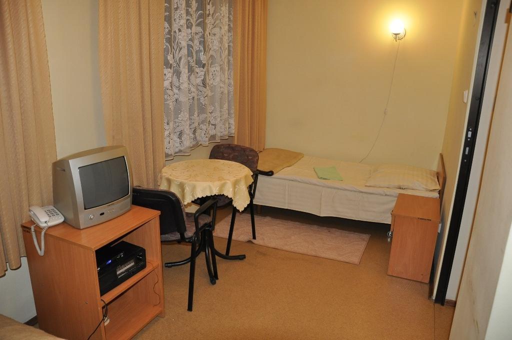ホテル Osrodek Sportu I Rekreacji Victoria ビエルスコ・ビアバ 部屋 写真