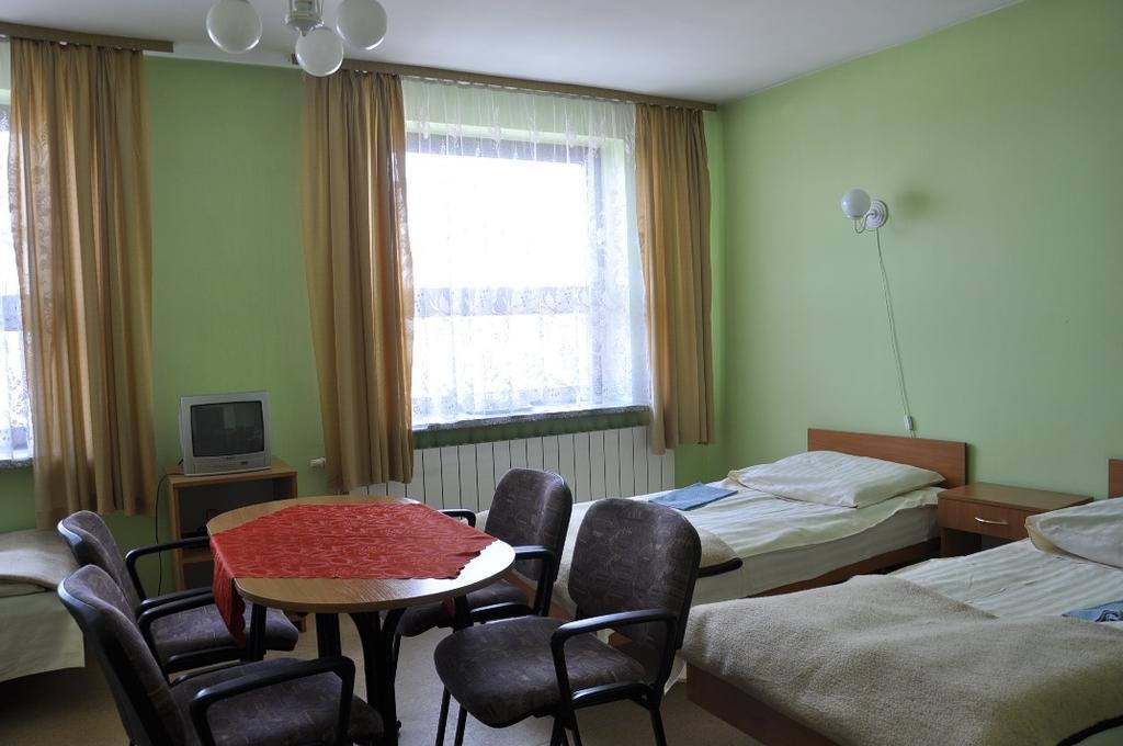 ホテル Osrodek Sportu I Rekreacji Victoria ビエルスコ・ビアバ 部屋 写真