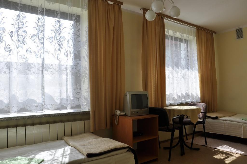 ホテル Osrodek Sportu I Rekreacji Victoria ビエルスコ・ビアバ 部屋 写真